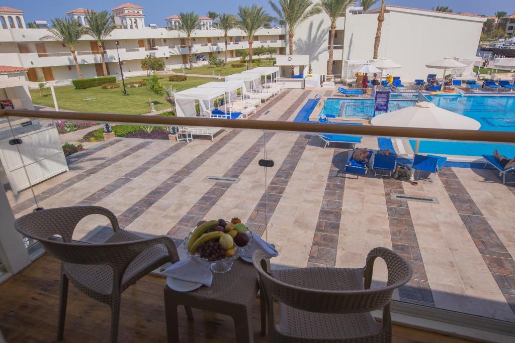 دانا بيتش الباتروس ريزورت |  Dana Beach Resort  